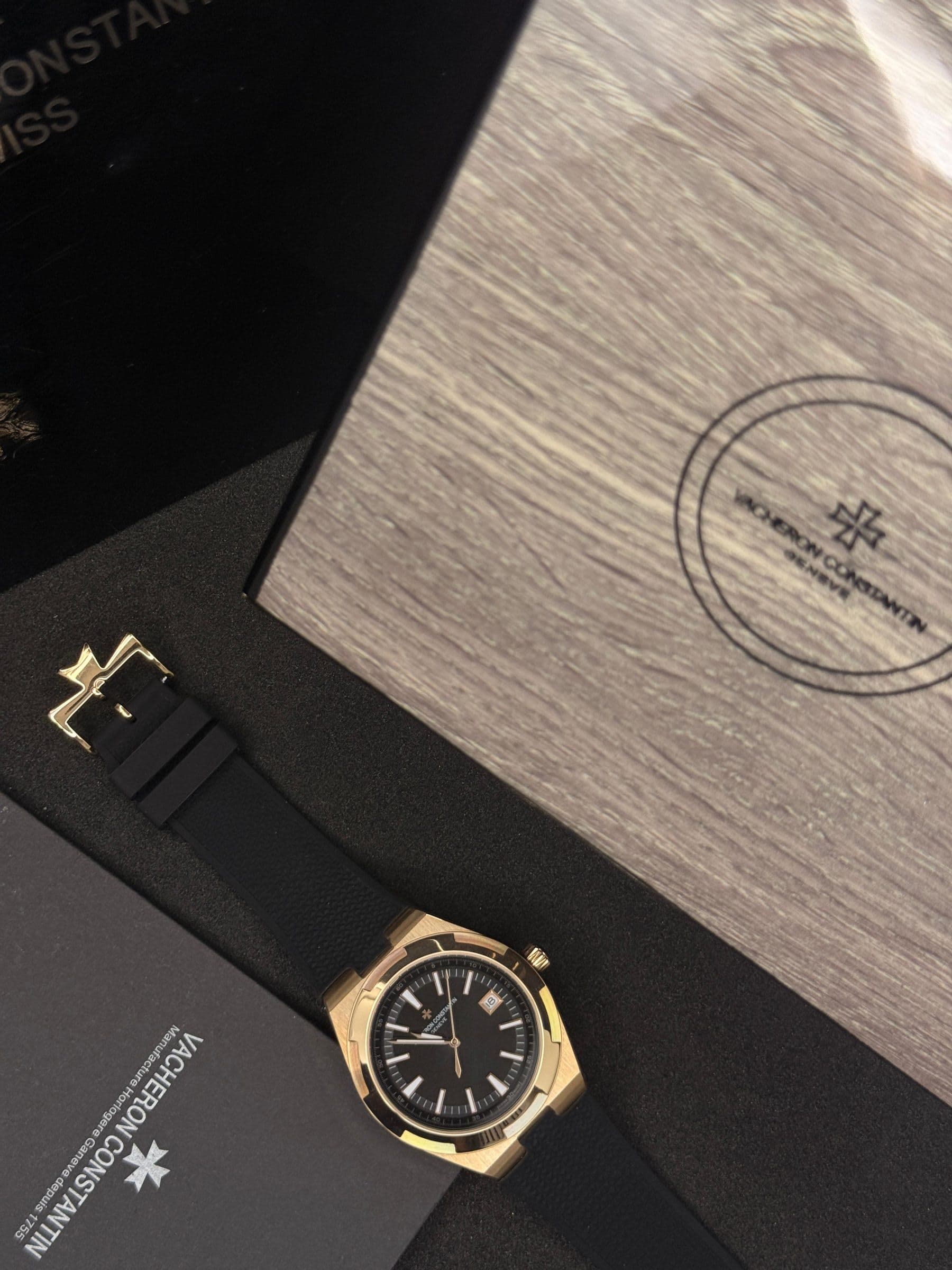 VACHERON CONSTANTIN Overseas Luxury Watch Collection — image 8