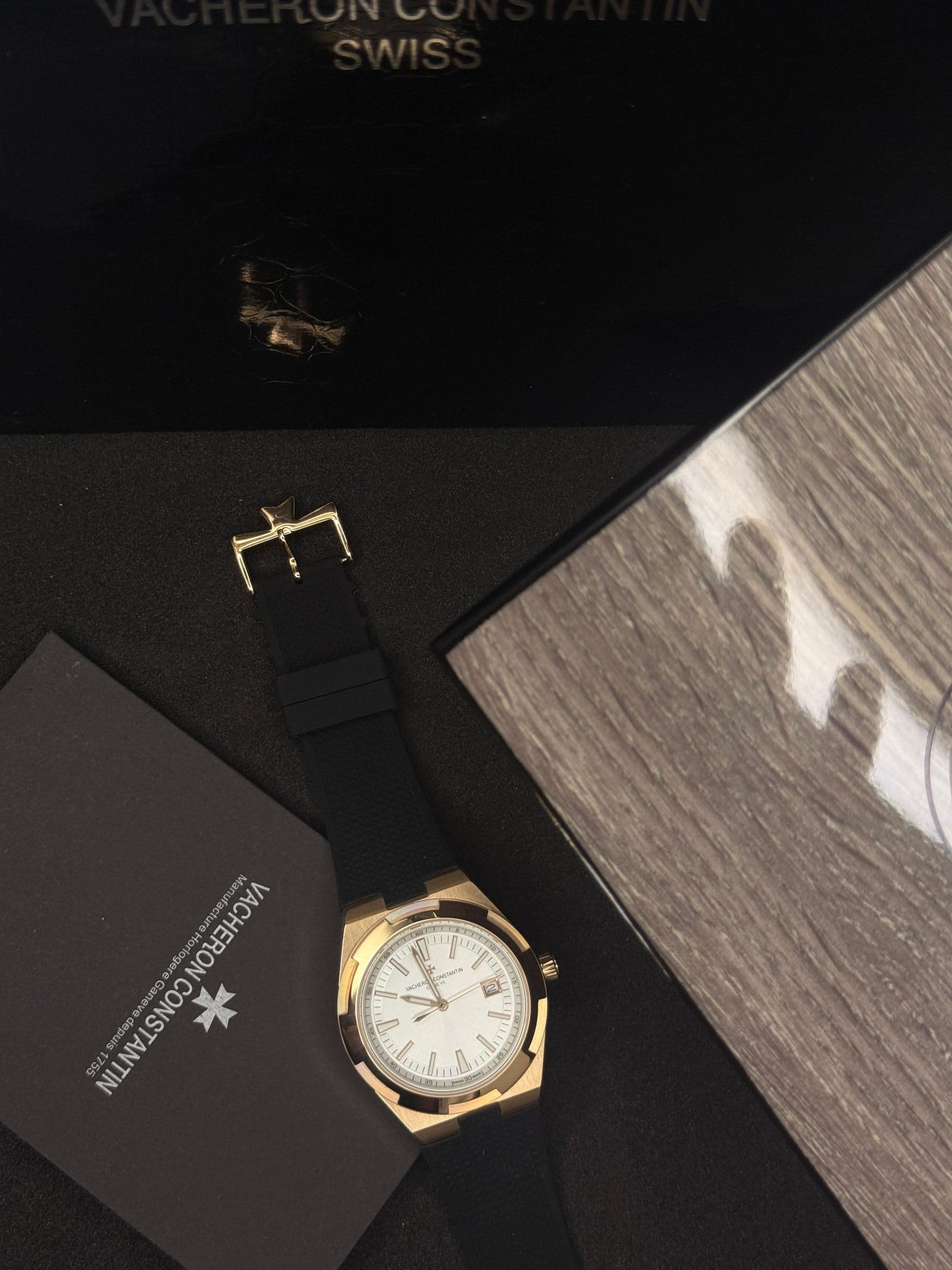 VACHERON CONSTANTIN Overseas Luxury Watch Collection — image 6