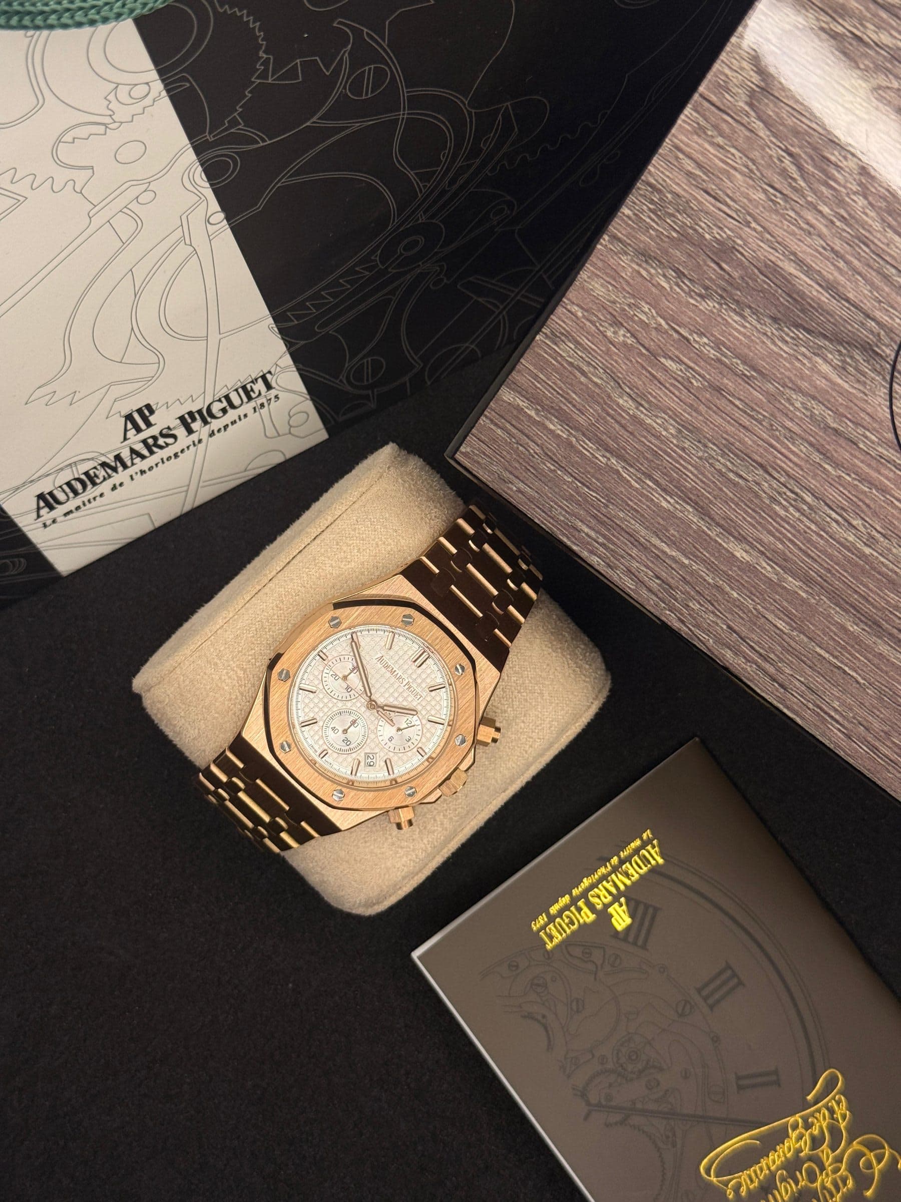 Audemars Piguet Royal Oak - Iconic Luxury Swiss Watch — image 4