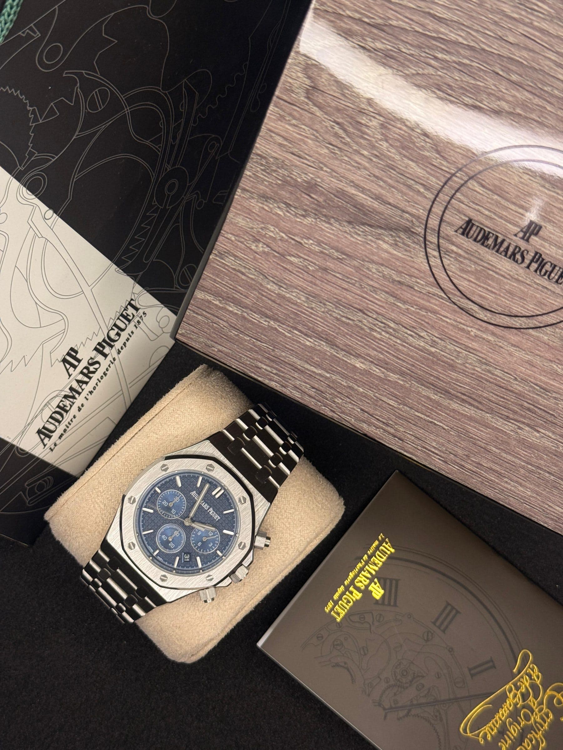 Audemars Piguet Royal Oak - Iconic Luxury Swiss Watch — image 5