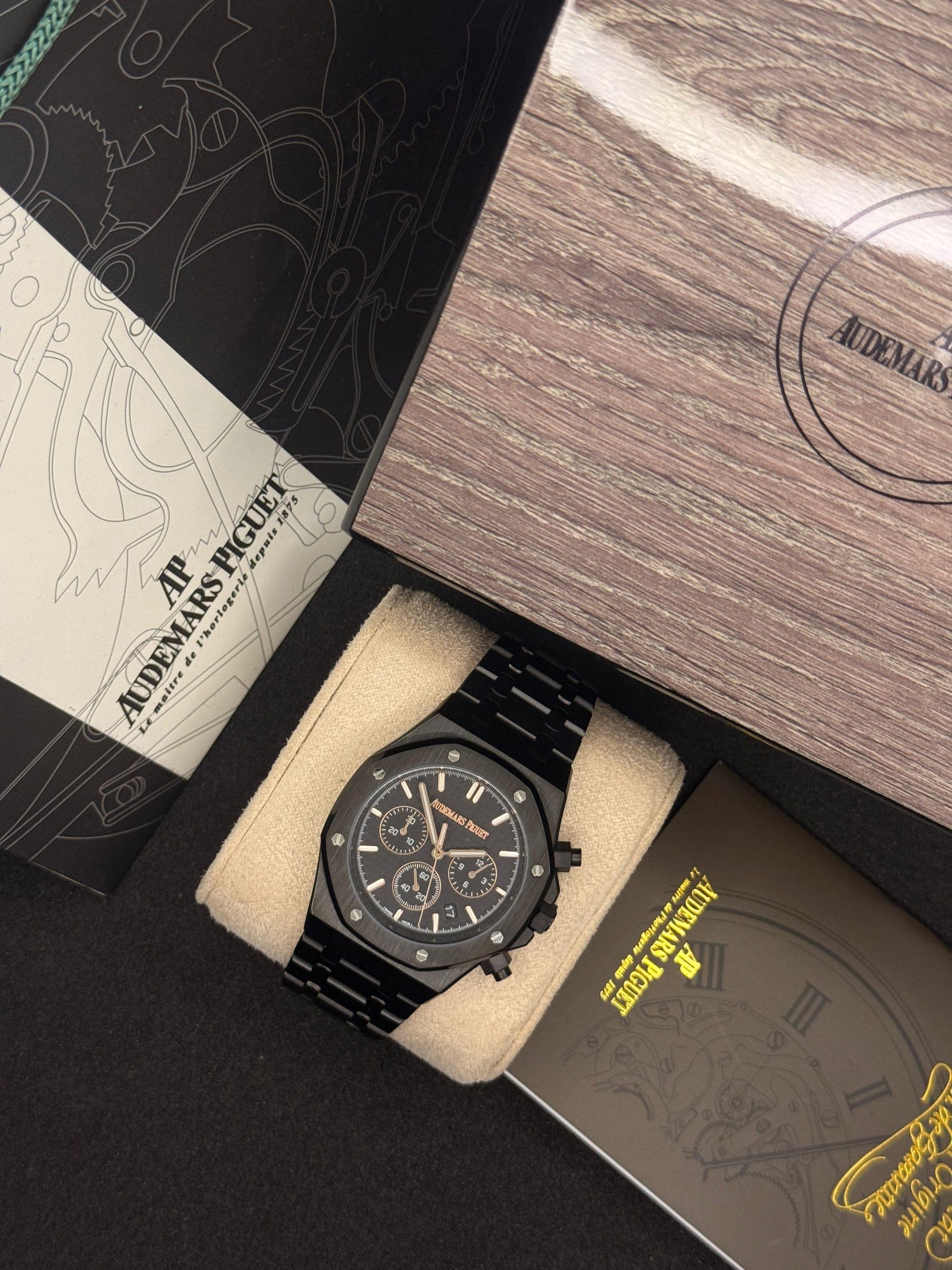 Audemars Piguet Royal Oak - Iconic Luxury Swiss Watch — image 3