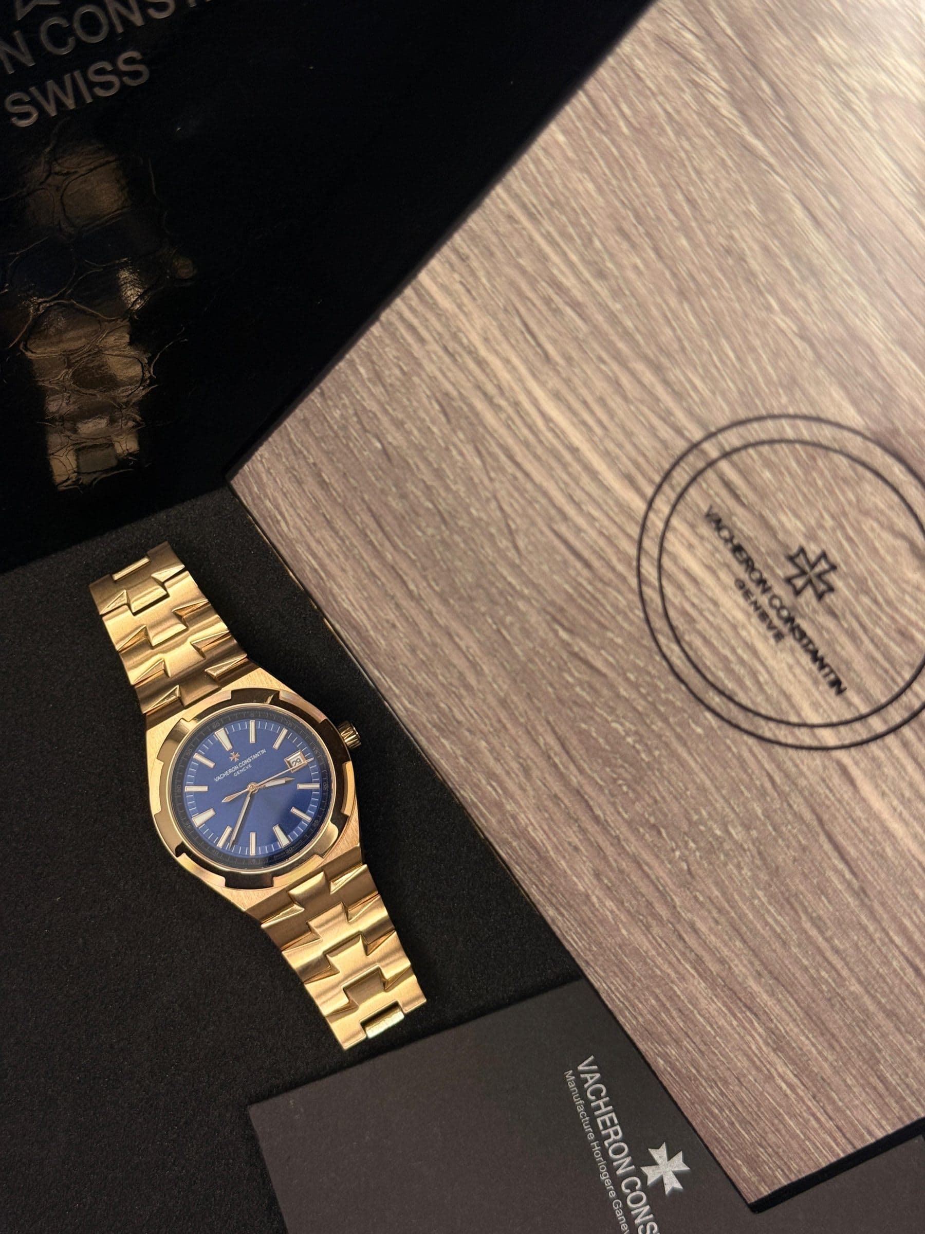 Vacheron Constantin Overseas Luxury Timepiece for Discerning Collectors — image 3