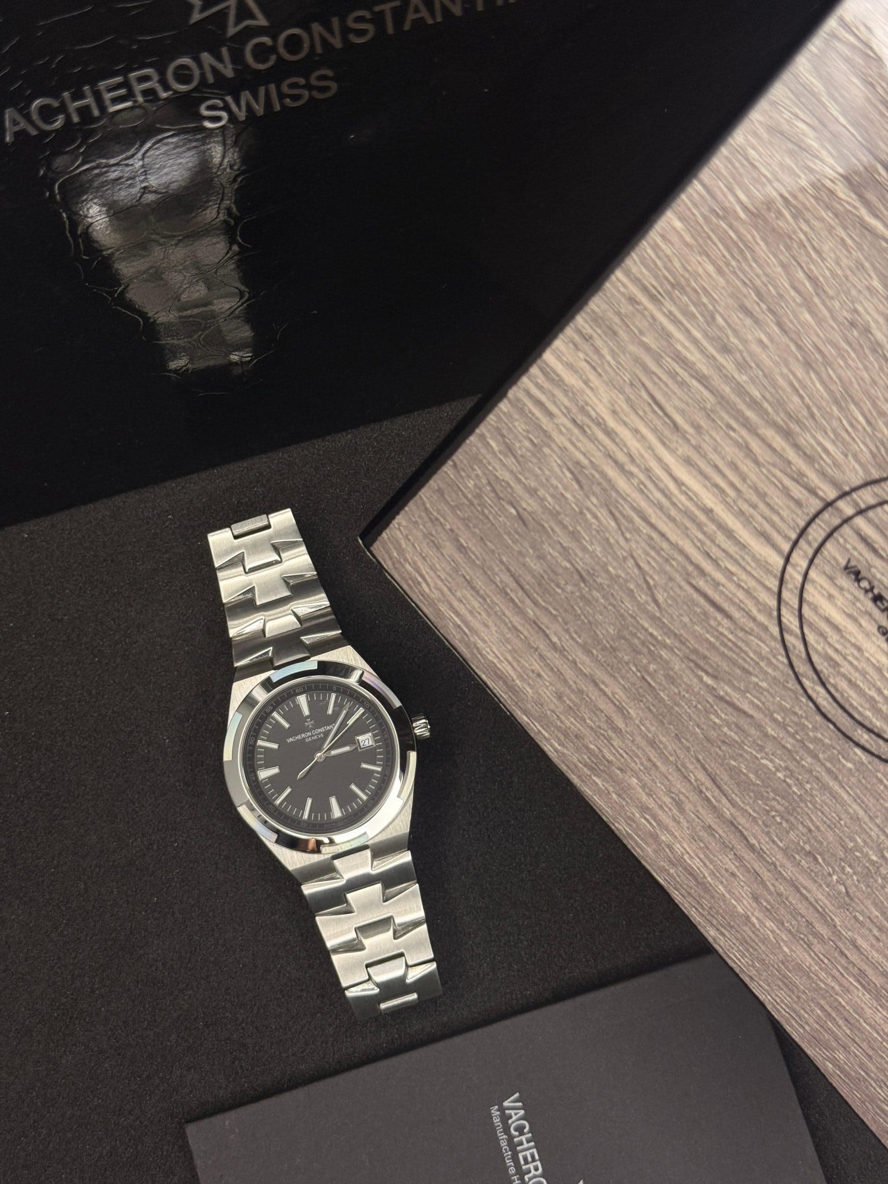 Vacheron Constantin Overseas Luxury Timepiece for Discerning Collectors — image 7