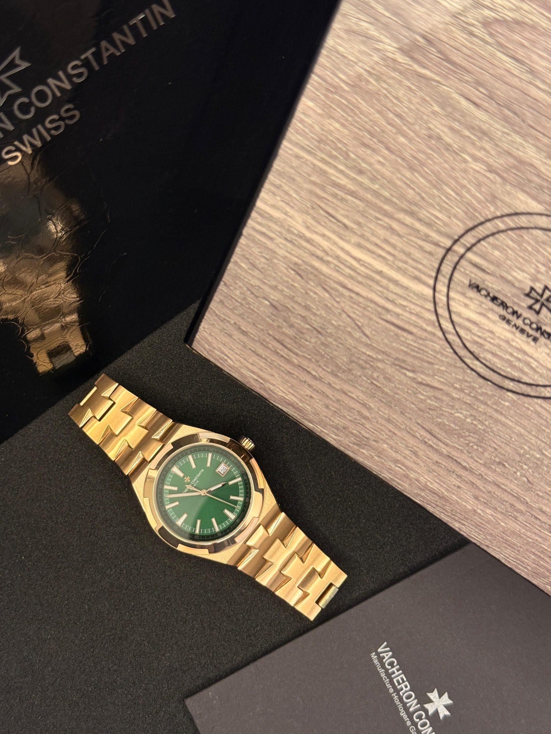 Vacheron Constantin Overseas Luxury Timepiece for Discerning Collectors — image 2