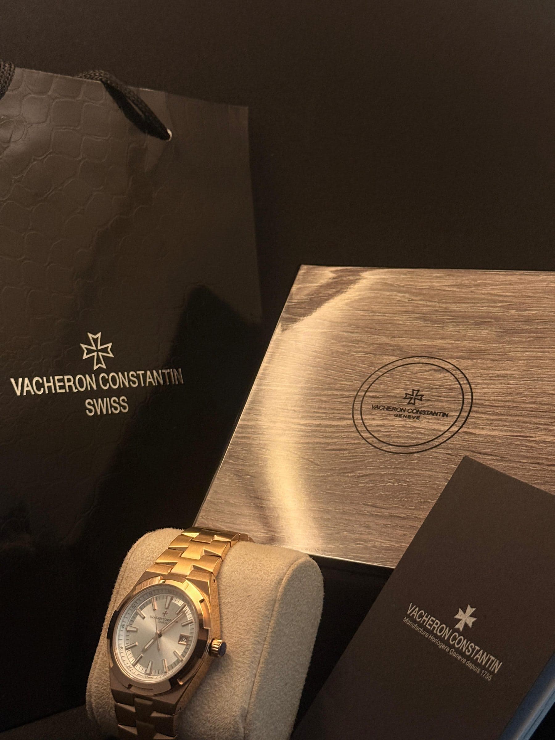 Vacheron Constantin Overseas Luxury Timepiece for Discerning Collectors — image 5