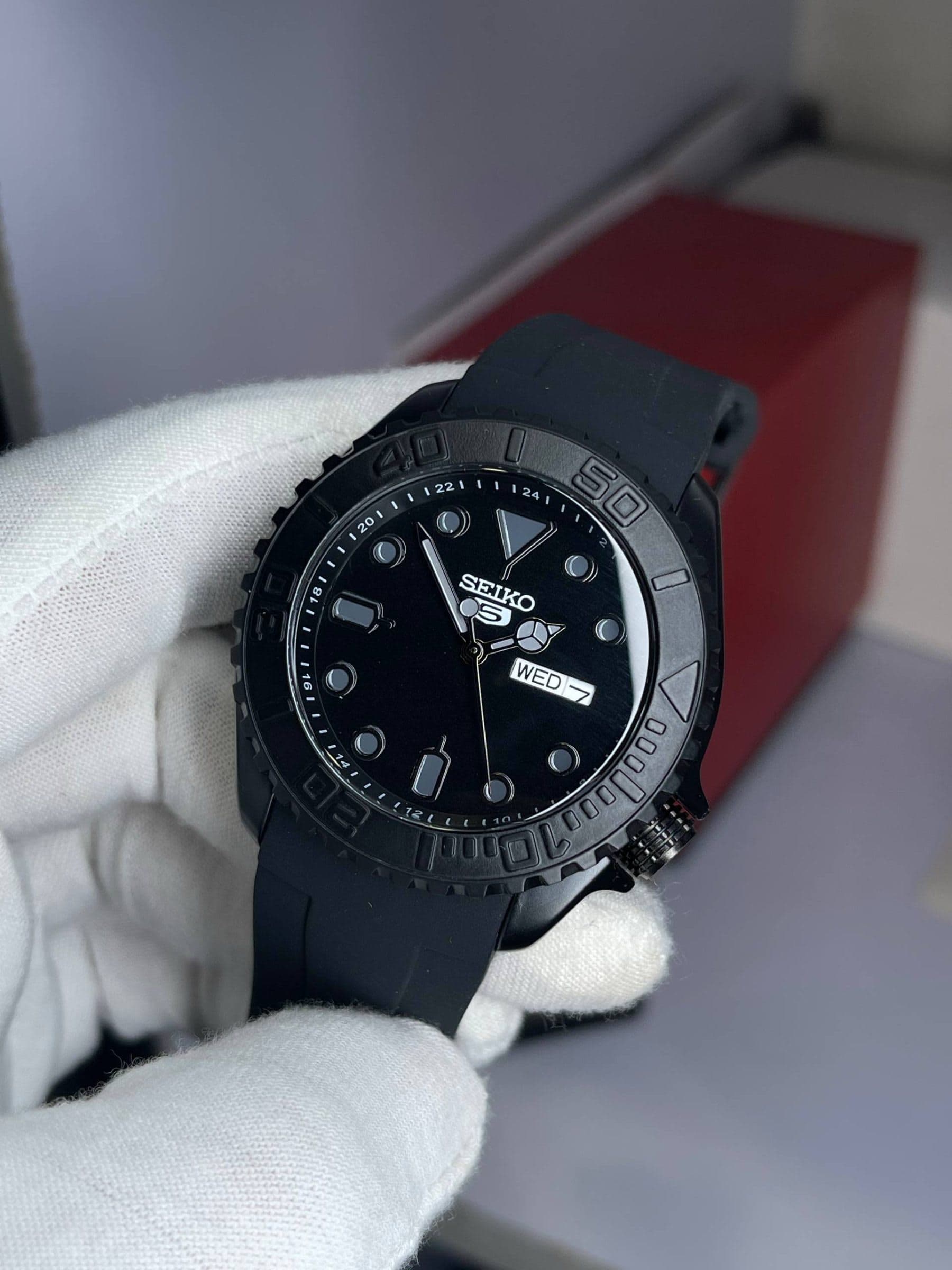 Seiko 5 Quartz Watch for Timeless Style and Precision — image 1