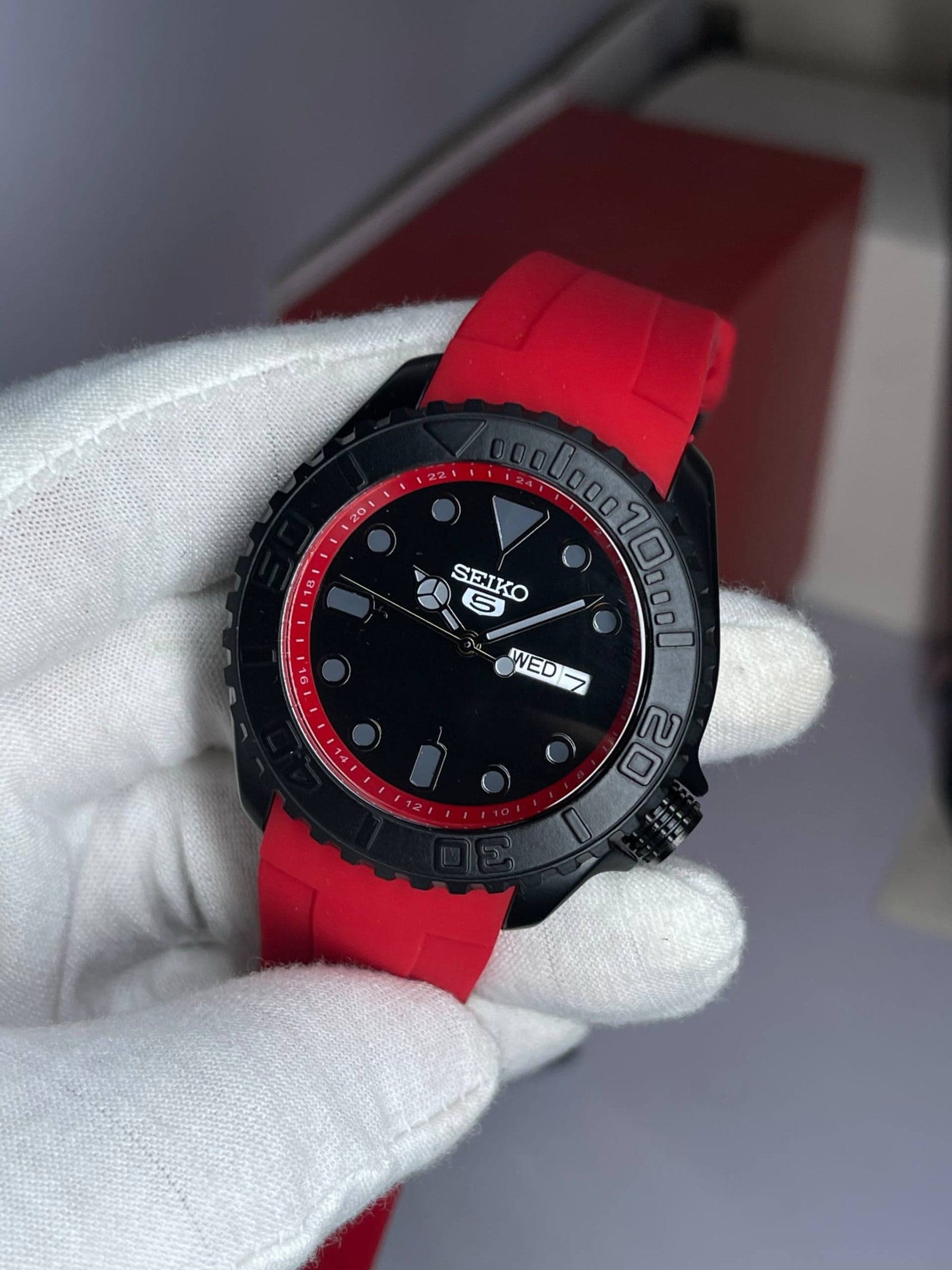 Seiko 5 Automatic Quartz Watch for Men with Stylish Design — image 1