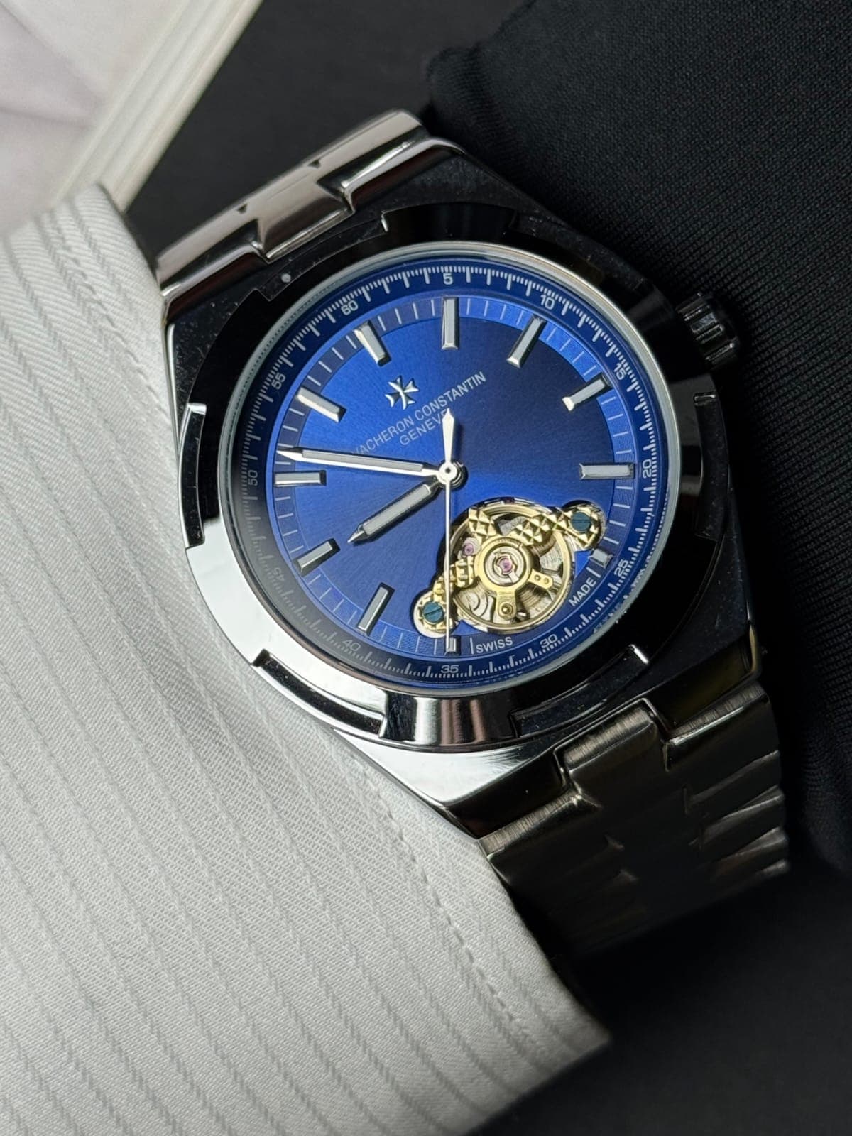 Vacheron Constantin Overseas Automatic Watch for Luxury Timepiece Lovers — image 1